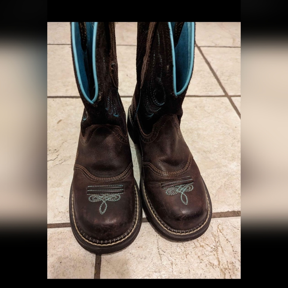 Boots - Picture 2 of 3